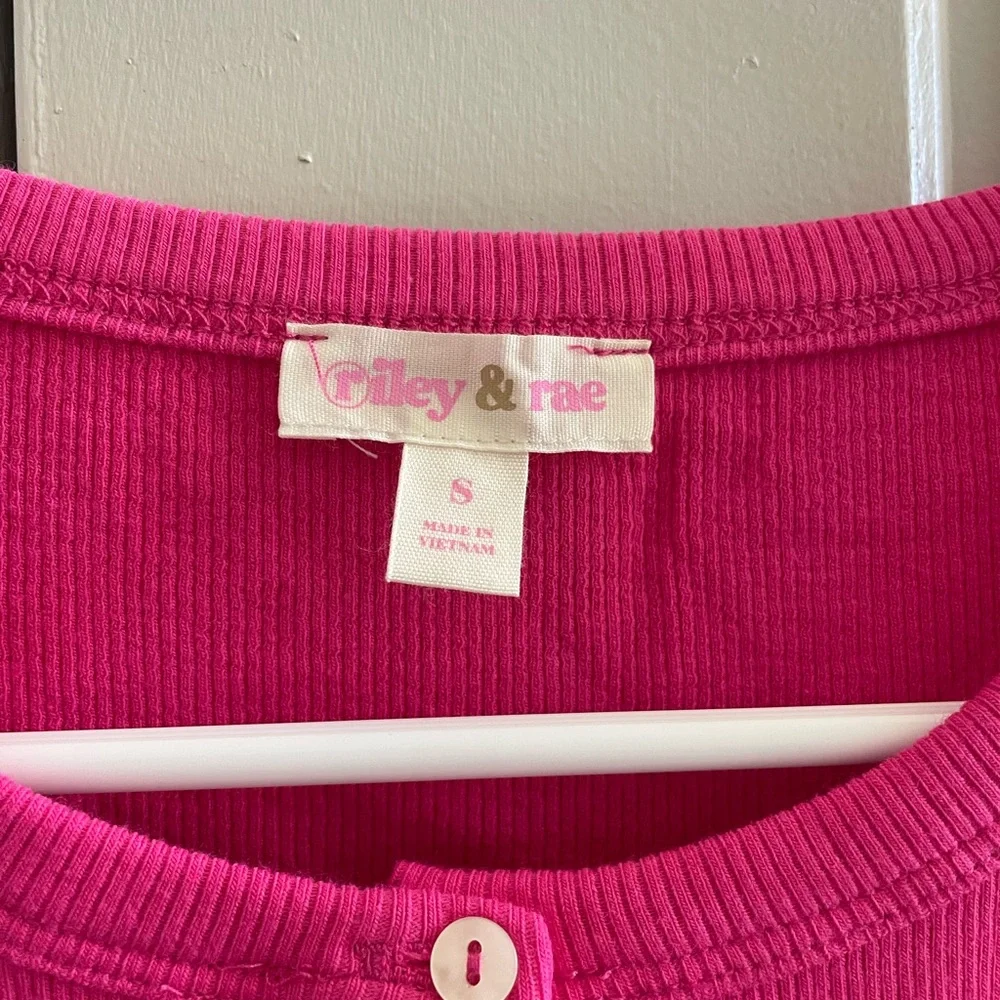 Riley & Rae Fuchsia Ribbed Top - Picture 3 of 5